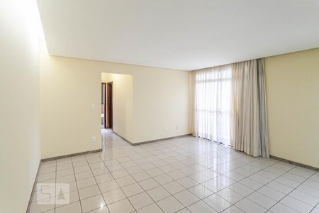 Sala  de Apartamento com 2 quartos, 100m² Gutierrez