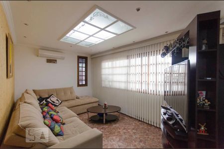 Sala de casa para alugar com 6 quartos, 550m² em Jardim Brasilia (zona Leste), São Paulo