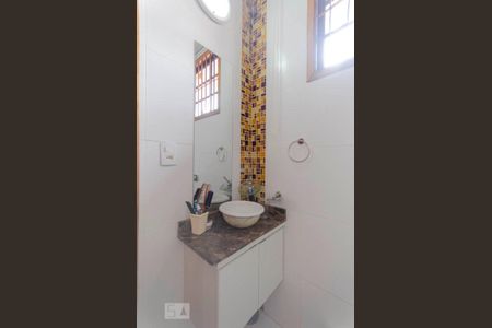 Casa para alugar com 550m², 6 quartos e 8 vagas Casa para alugar com 550m², 6 quartos e 8 vagasBanheiro Suíte 1