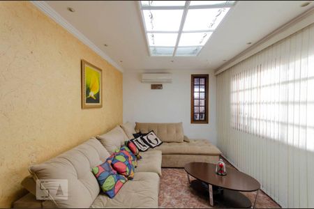 Sala de casa para alugar com 6 quartos, 550m² em Jardim Brasilia (zona Leste), São Paulo