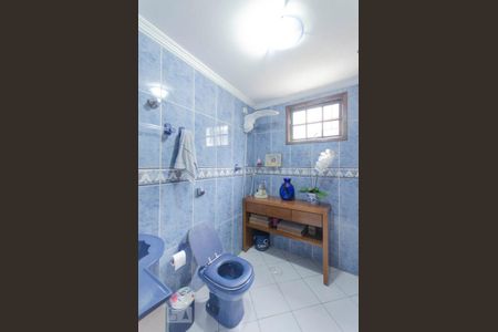 Casa para alugar com 550m², 6 quartos e 8 vagas Casa para alugar com 550m², 6 quartos e 8 vagasBanheiro 1