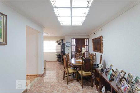 Sala de casa para alugar com 6 quartos, 550m² em Jardim Brasilia (zona Leste), São Paulo