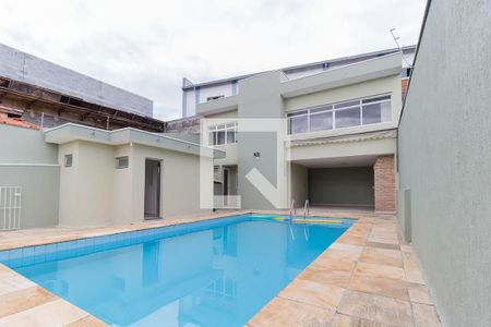 Casa para alugar com 450m², 3 quartos e 3 vagasÁrea comum - Piscina