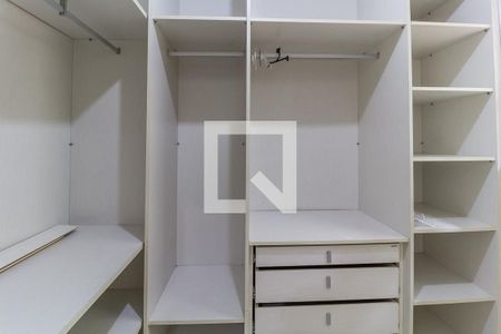 Casa para alugar com 450m², 3 quartos e 3 vagasCloset da suíte
