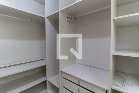 Casa para alugar com 450m², 3 quartos e 3 vagasCloset da suíte