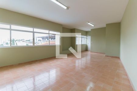 Casa para alugar com 450m², 3 quartos e 3 vagasÁrea comum - Salão de festas