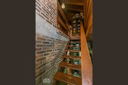 Casa à venda com 150m², 3 quartos e 4 vagasEscada