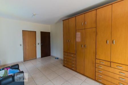 Casa à venda com 400m², 3 quartos e 8 vagasSuíte