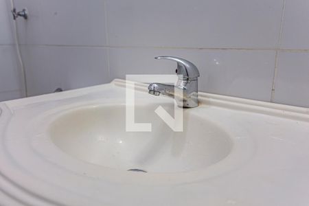 Detalhe do Banheiro de casa para alugar com 1 quarto, 28m² em Vila Suíça, Santo André