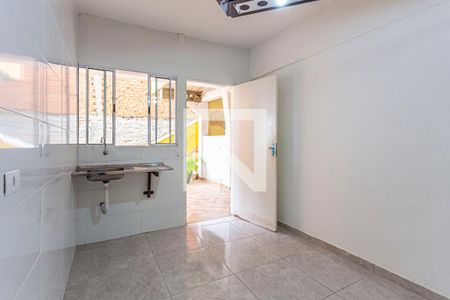 Cozinha de casa para alugar com 1 quarto, 28m² em Vila Suíça, Santo André