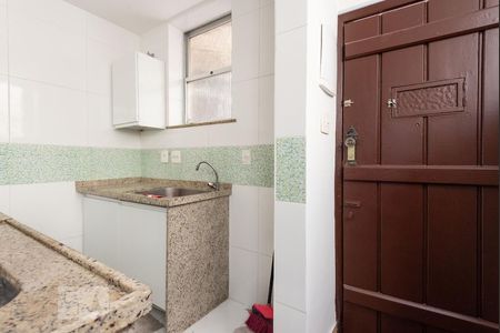 Apartamento à venda com 40m², 1 quarto e sem vaga Apartamento à venda com 40m², 1 quarto e sem vagaCozinha e Área de Serviço