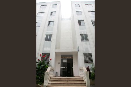 Apartamento à venda com 60m², 2 quartos e 1 vaga Apartamento à venda com 60m², 2 quartos e 1 vagaFachada do bloco