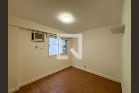 Quarto de apartamento para alugar com 2 quartos, 100m² em Botafogo, Rio de Janeiro