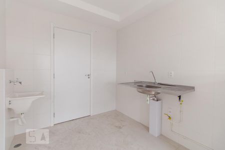 Sala e cozinha de apartamento para alugar com 1 quarto, 26m² em Jardim Planalto, São Paulo