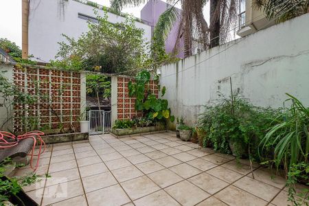 Casa à venda com 150m², 3 quartos e 2 vagasQuintal