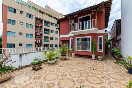 Casa à venda com 426m², 3 quartos e 3 vagasFachada