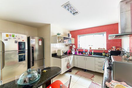 Casa à venda com 426m², 3 quartos e 3 vagasCozinha 