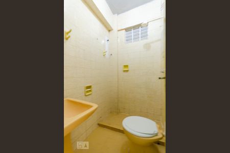 Banheiro de apartamento para alugar com 1 quarto, 55m² em Boca do Rio, Salvador