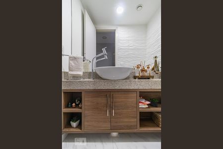 Apartamento à venda com 80m², 3 quartos e 1 vaga Apartamento à venda com 80m², 3 quartos e 1 vagaLavabo