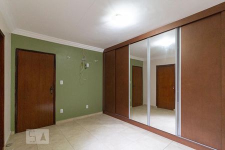 Casa à venda com 300m², 3 quartos e 1 vaga Casa à venda com 300m², 3 quartos e 1 vagaQuarto 1