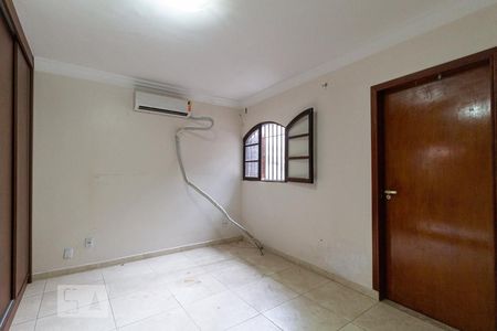 Quarto 1 de casa à venda com 3 quartos, 300m² em Pestana, Osasco