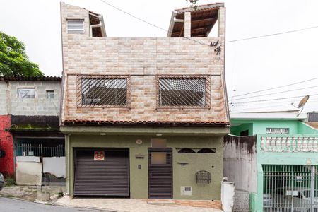 Casa à venda com 300m², 3 quartos e 1 vaga Casa à venda com 300m², 3 quartos e 1 vagaFachada