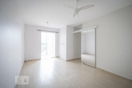 Salade Apartamento com 3 quartos, 68m² Guaíra