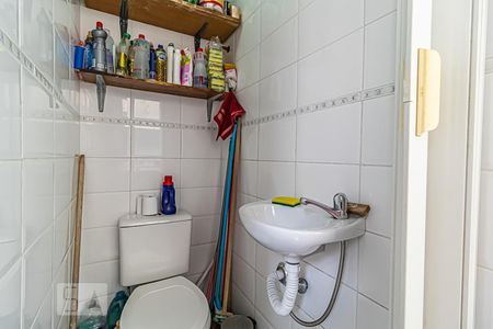 Apartamento à venda com 72m², 3 quartos e sem vagaBanheiro de Serviço