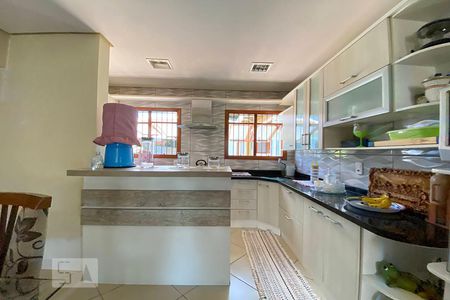 Casa à venda com 215m², 4 quartos e 4 vagasCozinha