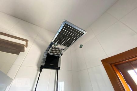 Casa à venda com 215m², 4 quartos e 4 vagasChuveiro do Banheiro 2