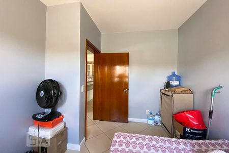 Casa à venda com 215m², 4 quartos e 4 vagasQuarto 2