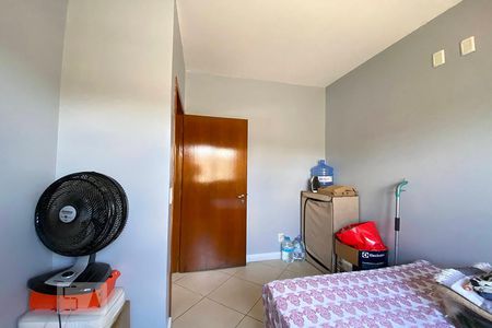 Casa à venda com 215m², 4 quartos e 4 vagasQuarto 2
