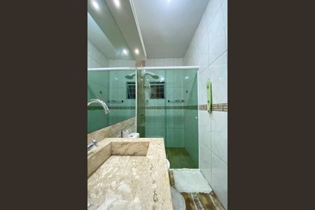 Casa à venda com 215m², 4 quartos e 4 vagasBanheiro do Chalé