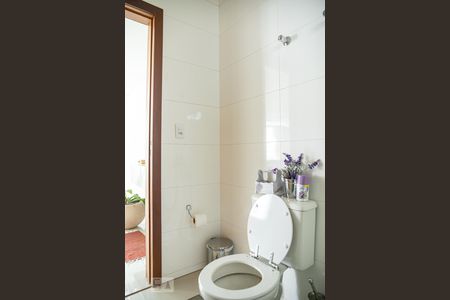 Banheiro de casa para alugar com 7 quartos, 270m² em Camargos, Belo Horizonte
