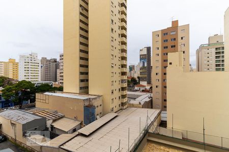 Vista da suíte de apartamento para alugar com 1 quarto, 56m² em Centro, Campinas