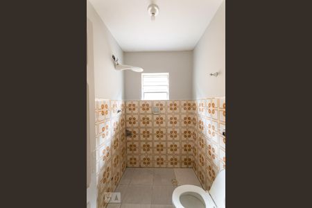 Banheiro de kitnet/studio para alugar com 1 quarto, 30m² em Taboão, Diadema