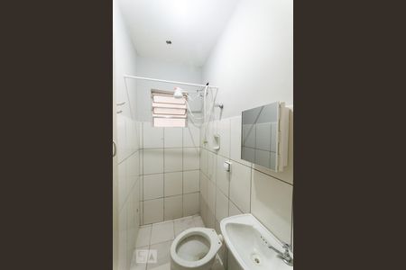 Banheiro de kitnet/studio para alugar com 1 quarto, 30m² em Taboão , Diadema