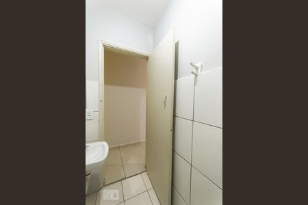 Banheiro de kitnet/studio para alugar com 1 quarto, 30m² em Taboão , Diadema