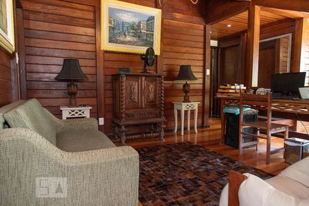 Casa de condomínio à venda com 1000m², 3 quartos e 5 vagas Casa de condomínio à venda com 1000m², 3 quartos e 5 vagasSala