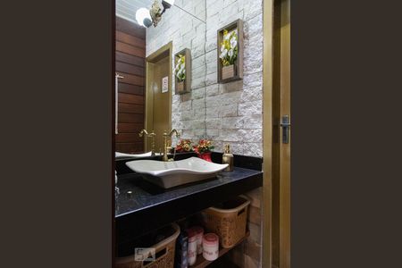 Casa de condomínio à venda com 1000m², 3 quartos e 5 vagas Casa de condomínio à venda com 1000m², 3 quartos e 5 vagasBanheiro