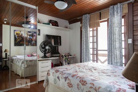 Casa de condomínio à venda com 1000m², 3 quartos e 5 vagas Casa de condomínio à venda com 1000m², 3 quartos e 5 vagasQuarto 2