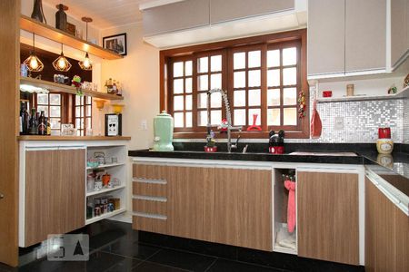 Casa de condomínio à venda com 1000m², 3 quartos e 5 vagas Casa de condomínio à venda com 1000m², 3 quartos e 5 vagasCozinha