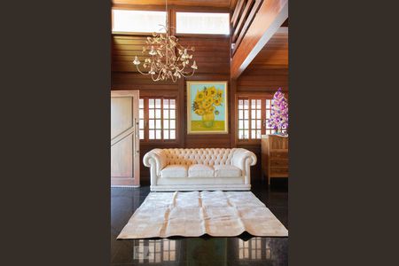 Casa de condomínio à venda com 1000m², 3 quartos e 5 vagas Casa de condomínio à venda com 1000m², 3 quartos e 5 vagasSala