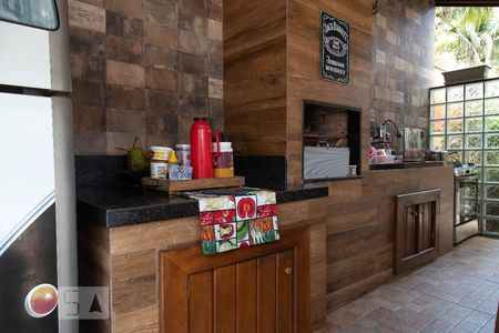 Casa de condomínio à venda com 1000m², 3 quartos e 5 vagas Casa de condomínio à venda com 1000m², 3 quartos e 5 vagasÁrea Externa