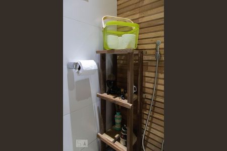 Casa de condomínio à venda com 1000m², 3 quartos e 5 vagas Casa de condomínio à venda com 1000m², 3 quartos e 5 vagasBanheiro