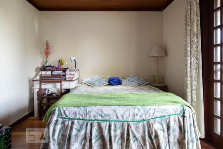 Casa de condomínio à venda com 1000m², 3 quartos e 5 vagas Casa de condomínio à venda com 1000m², 3 quartos e 5 vagasQuarto