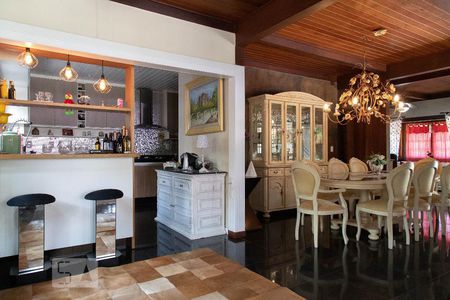 Casa de condomínio à venda com 1000m², 3 quartos e 5 vagas Casa de condomínio à venda com 1000m², 3 quartos e 5 vagasSala