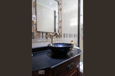 Casa de condomínio à venda com 1000m², 3 quartos e 5 vagas Casa de condomínio à venda com 1000m², 3 quartos e 5 vagasBanheiro