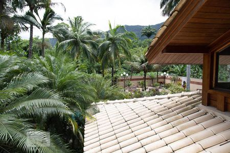 Casa de condomínio à venda com 1000m², 3 quartos e 5 vagas Casa de condomínio à venda com 1000m², 3 quartos e 5 vagasVaranda