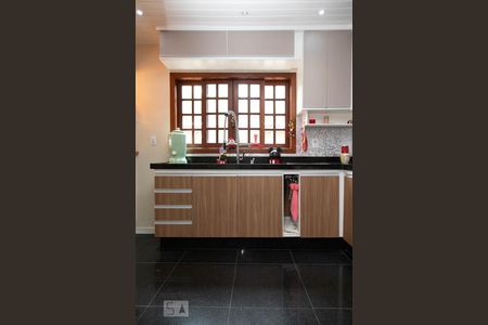 Casa de condomínio à venda com 1000m², 3 quartos e 5 vagas Casa de condomínio à venda com 1000m², 3 quartos e 5 vagasCozinha